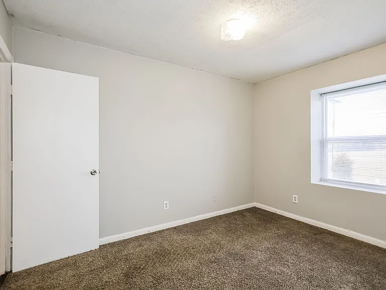 River Glow Apartments — Photo 25