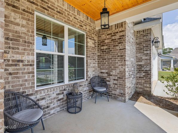 12221 Savannah Cir, Ocean Springs, MS 39564