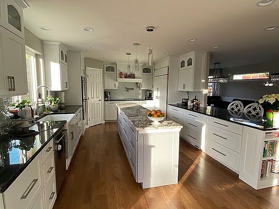 Sub zero fridge and drawers 