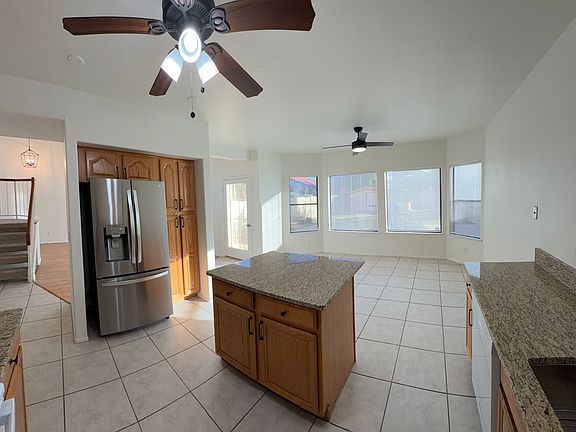 5th image of 949 E Gila Ln