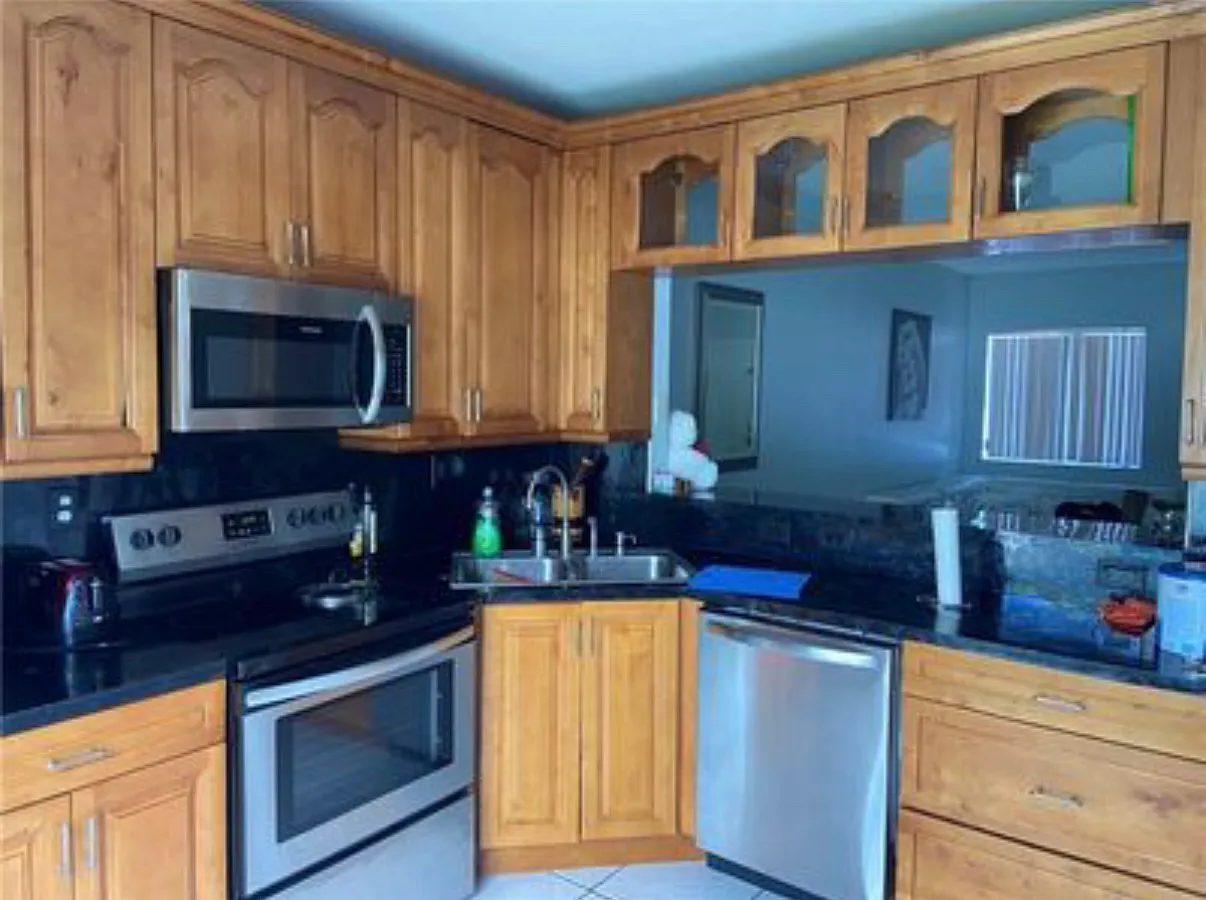 2 bed, 2.5 bath, 1130 sqft, $2,250 — Photo 2