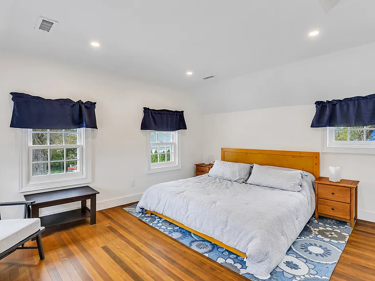 5120 Sound Ave — Photo 15