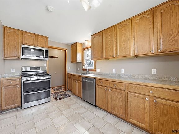 4th image of 75 Seton Rd