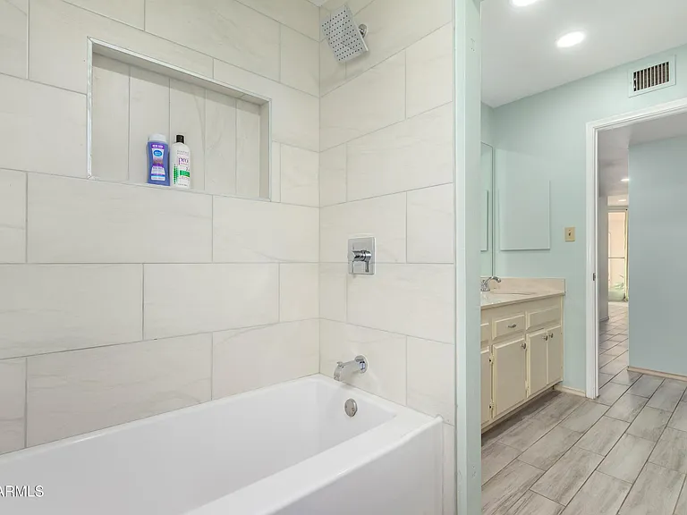 4428 W Laurie Ln — Photo 21