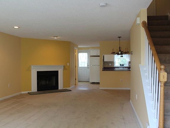 3rd image of 1002 Forest Park Dr