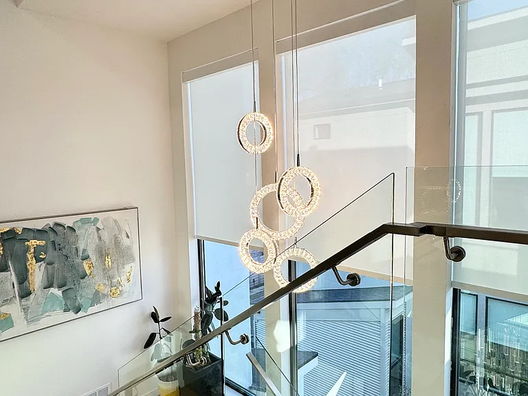 4732 Mercier St — Photo 37
