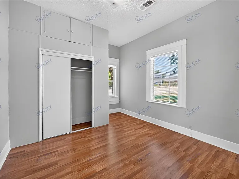 419 N Grand Ave #A — Photo 16