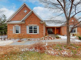 19N055 W Woodview Pkwy, Hampshire, IL