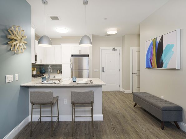 5 Lakeshore Ctr #2312