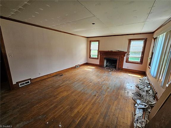 2nd image of 219 Cedarbrook Rd