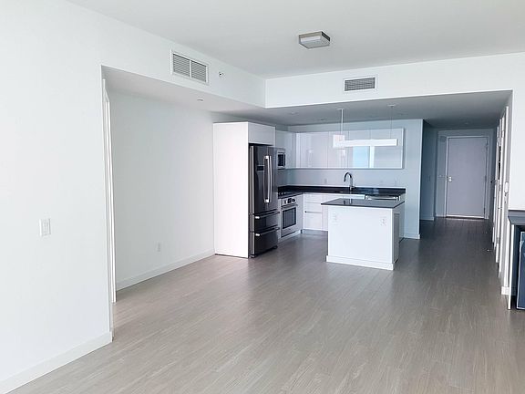 4th image of 1104 Brickell Bay Dr #5403