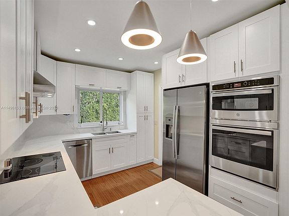 5th image of 5724 Michelangelo St