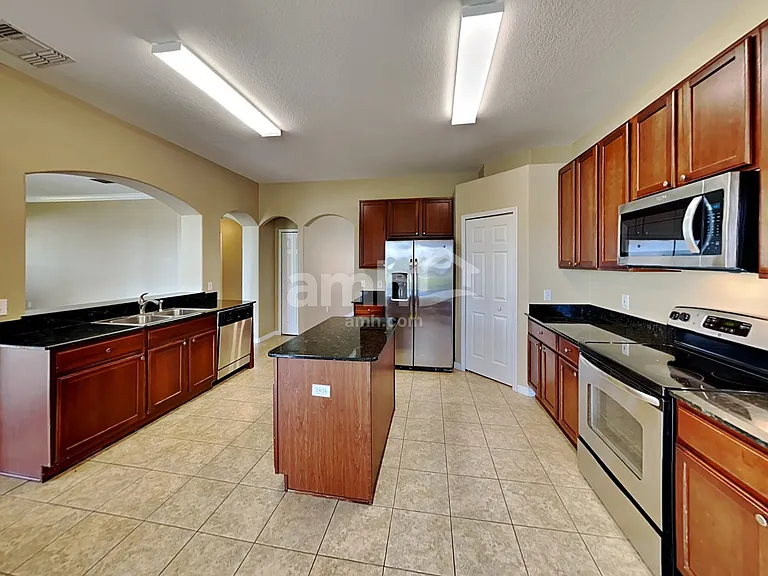 3247 Chessington Dr — Photo 4