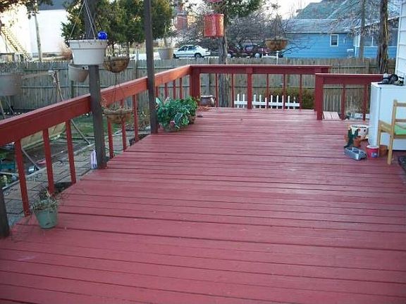 Huge deck for entertaing!