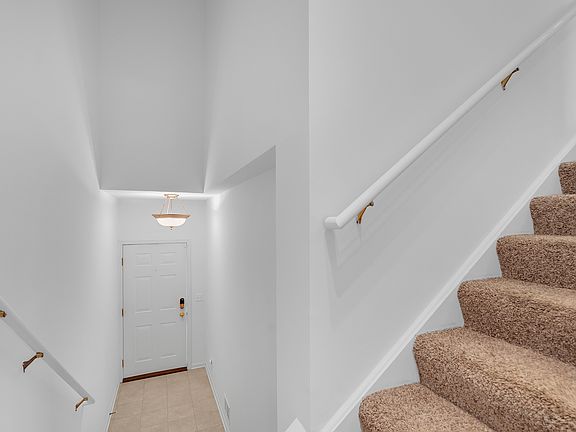 2nd image of 783 N Regis Ct
