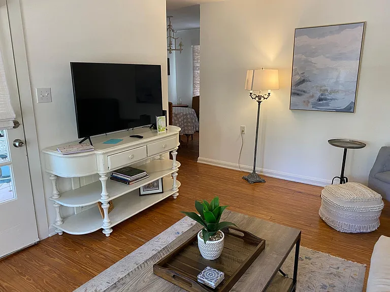 876 Windsor Dr — Photo 9