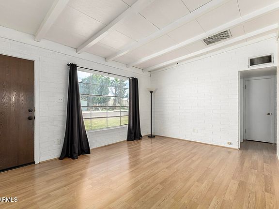 2nd image of 430 S Robert Rd