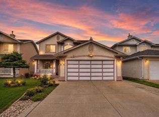 5189 E Coral Shores Dr NE, Calgary, AB T3J 3J6