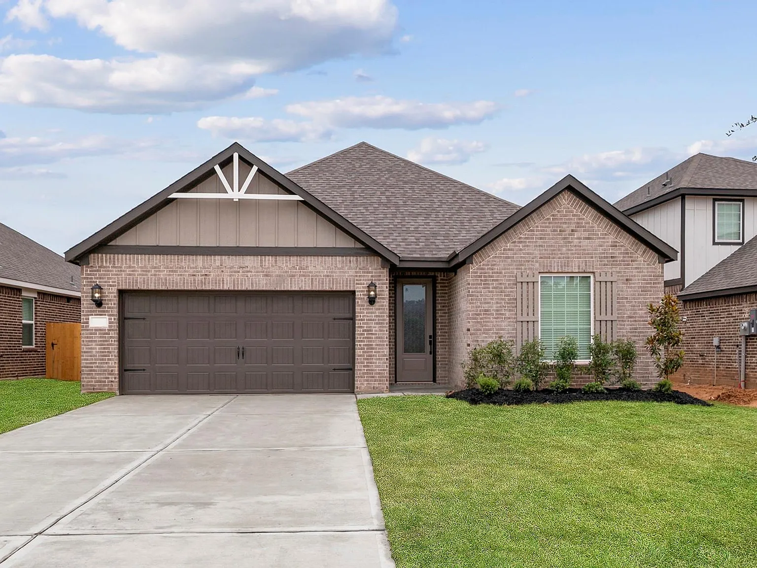 3 bed, 2.0 bath, 1847 sqft, $2,900 — Photo 1