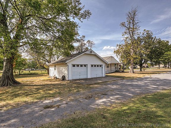 4th image of 2679 W 510th