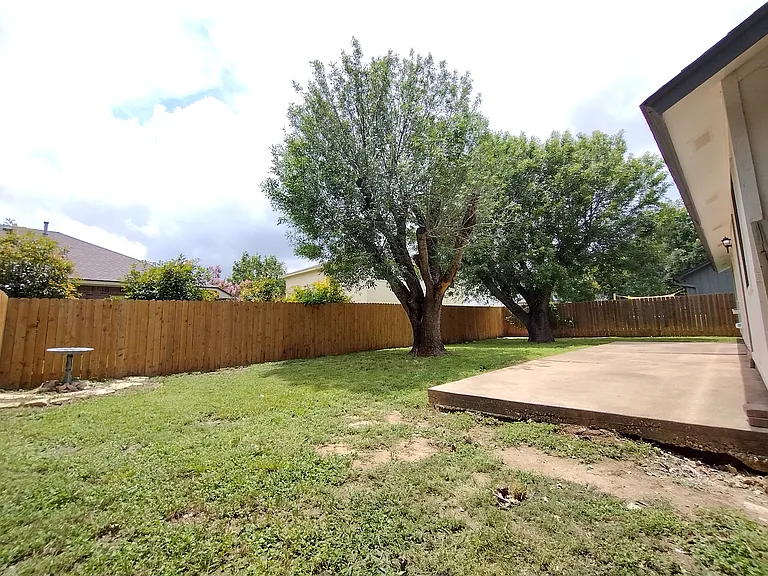 1813 Laurel Path — Photo 32