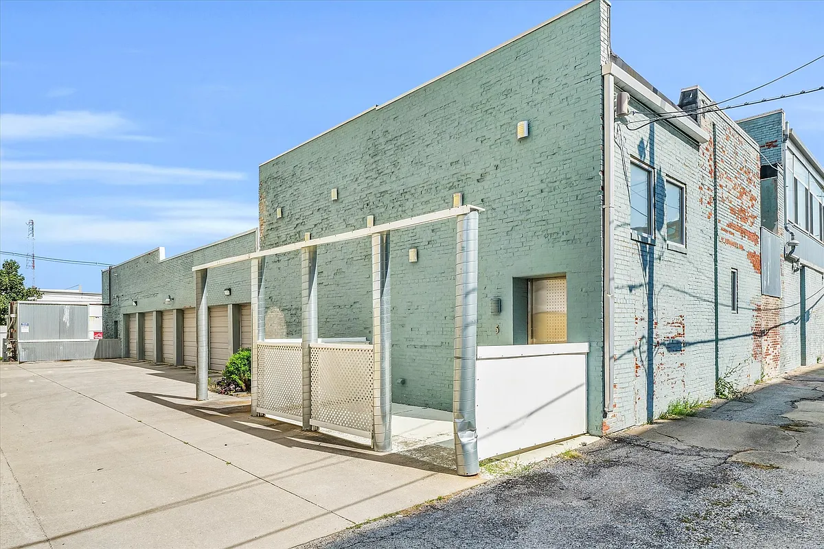 Building Photo - 5 E Columbia Ave