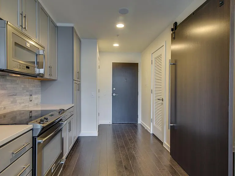 1212 Laurel St #1710 — Photo 6