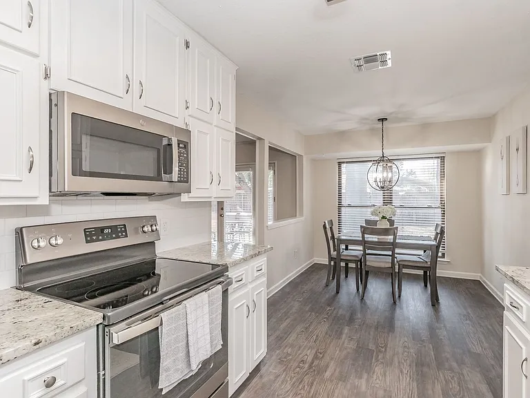 340 Gloria St — Photo 15