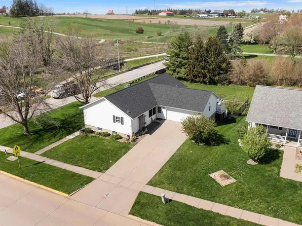 106 Scott Dr, West Branch, IA 52358