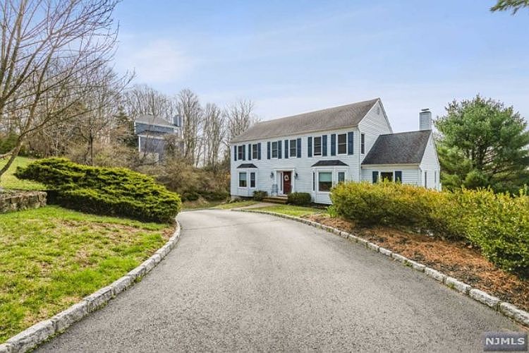 1st image of 5 Colonial Ct