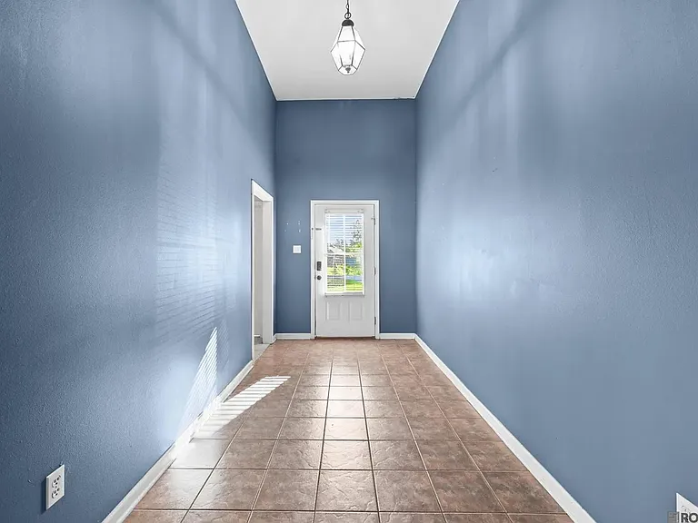 36001 Portsmouth Dr — Photo 4