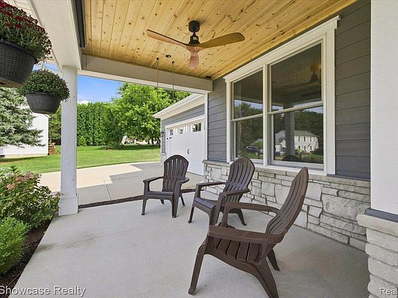 5th image of 8857 Meadow Farm Dr