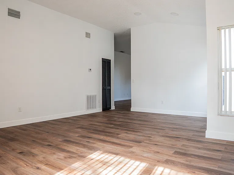 8848 Parliament Ct — Photo 8