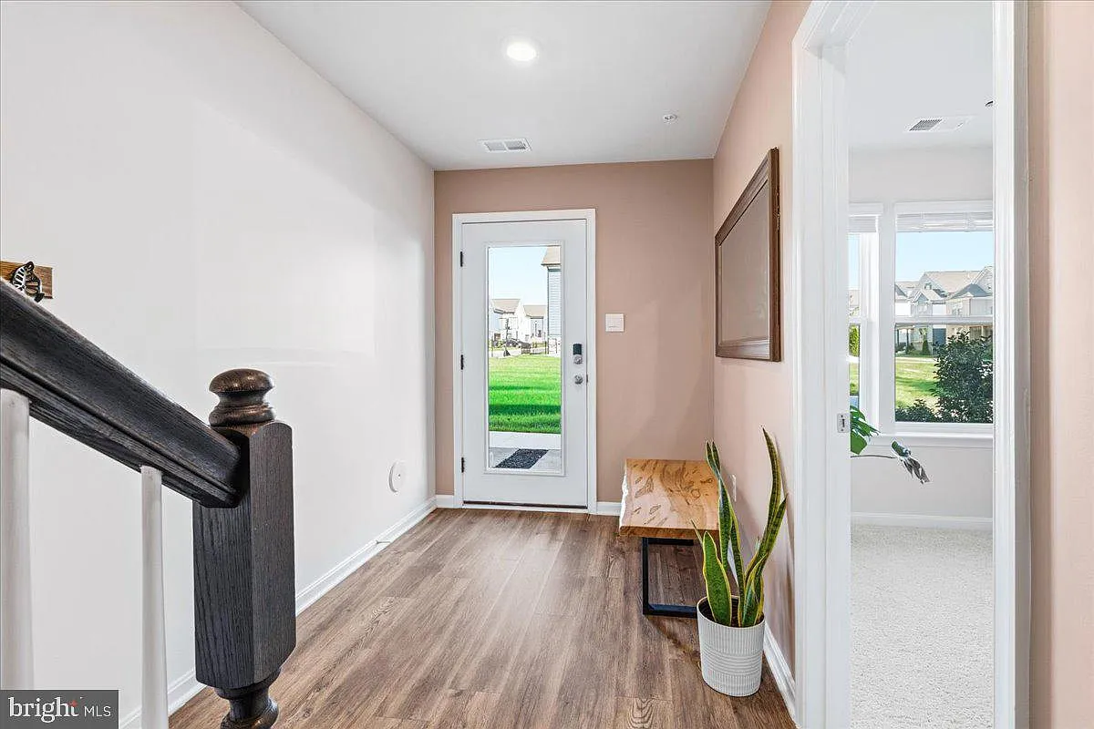 4 bed, 4.0 bath, 1824 sqft, $2,900 — Photo 4