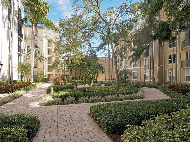 630 Sapodilla Ave #520 — Photo 20