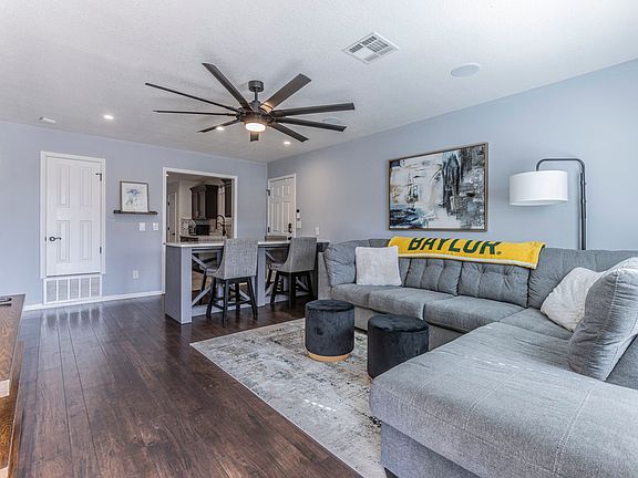 3rd image of 1202 Spring St