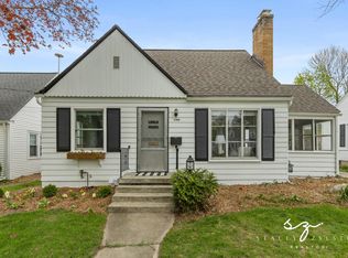 1144 Lakeside Dr SE, East Grand Rapids, MI