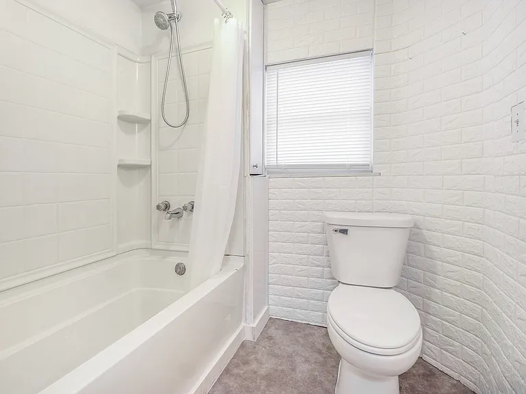 403 Laurel St — Photo 9