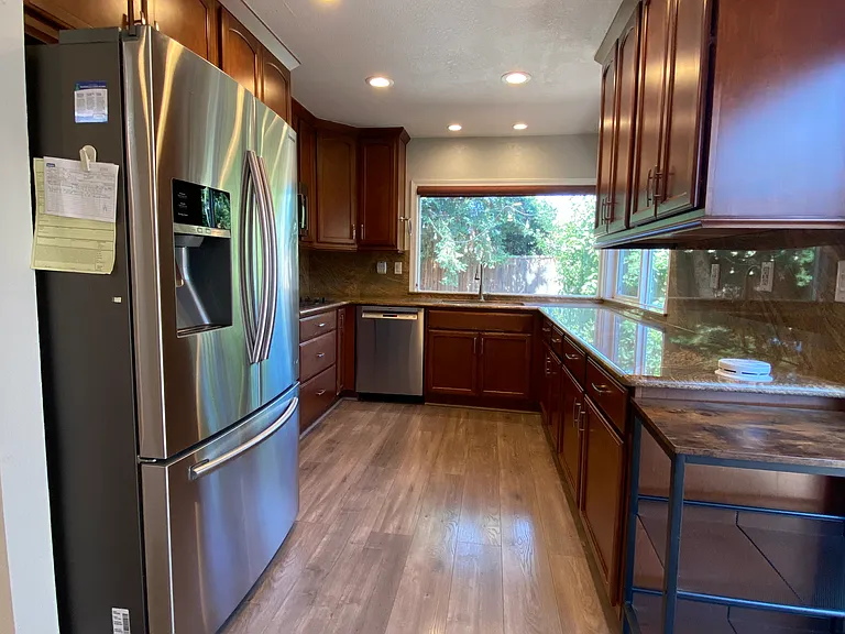 370 Colville Dr — Photo 6