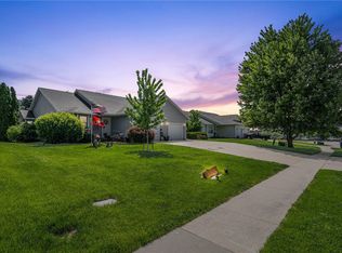 822 10th Ave SW #B, Mount Vernon, IA