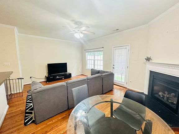 4th image of 527 Settlement Ln