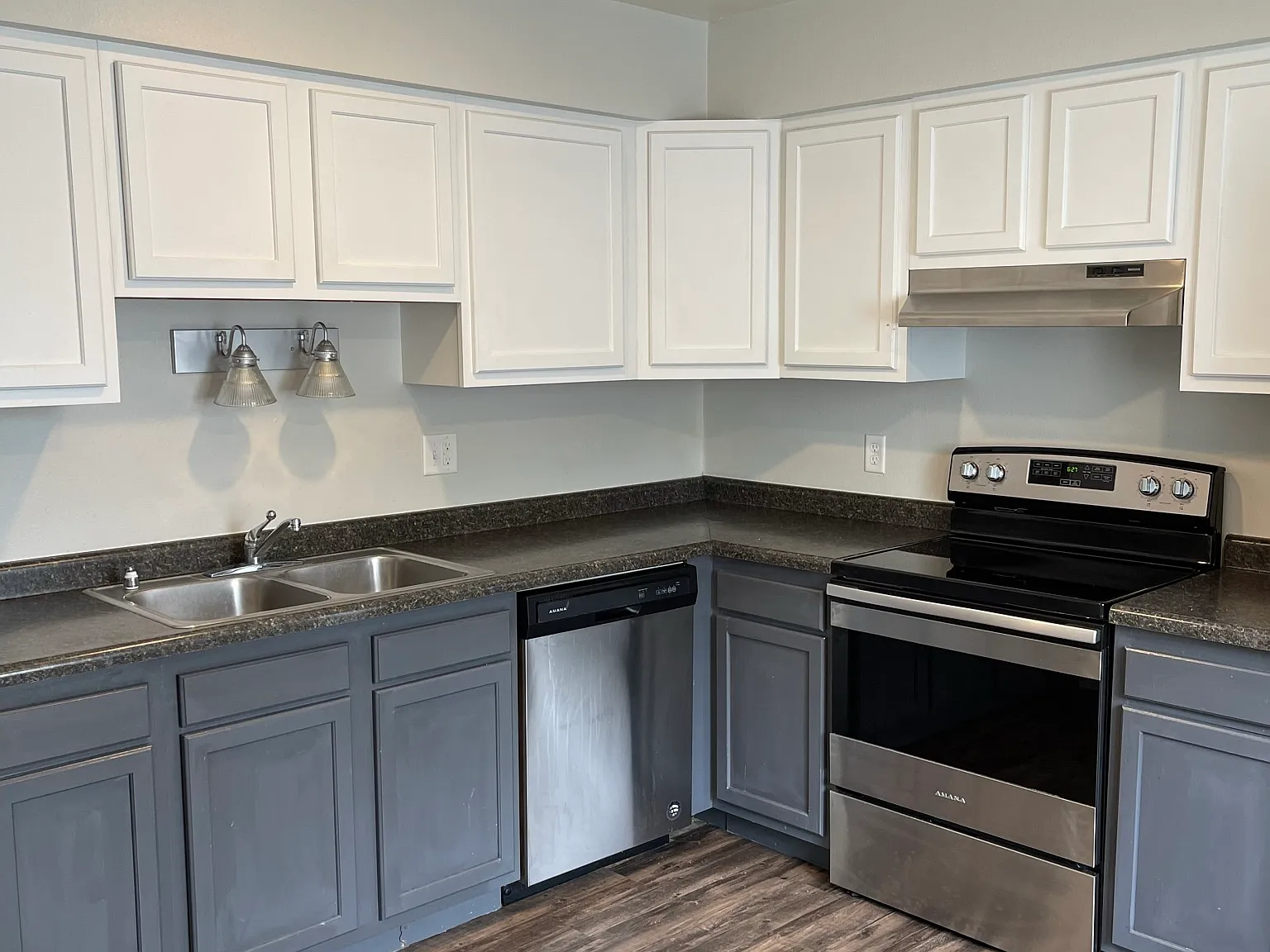 3 bed, $2,157 — Photo 2