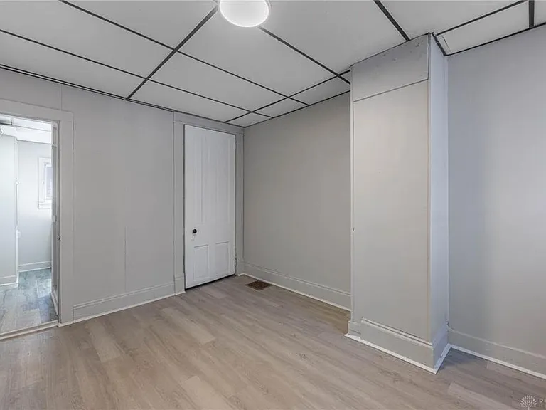 539 S Monroe St — Photo 9