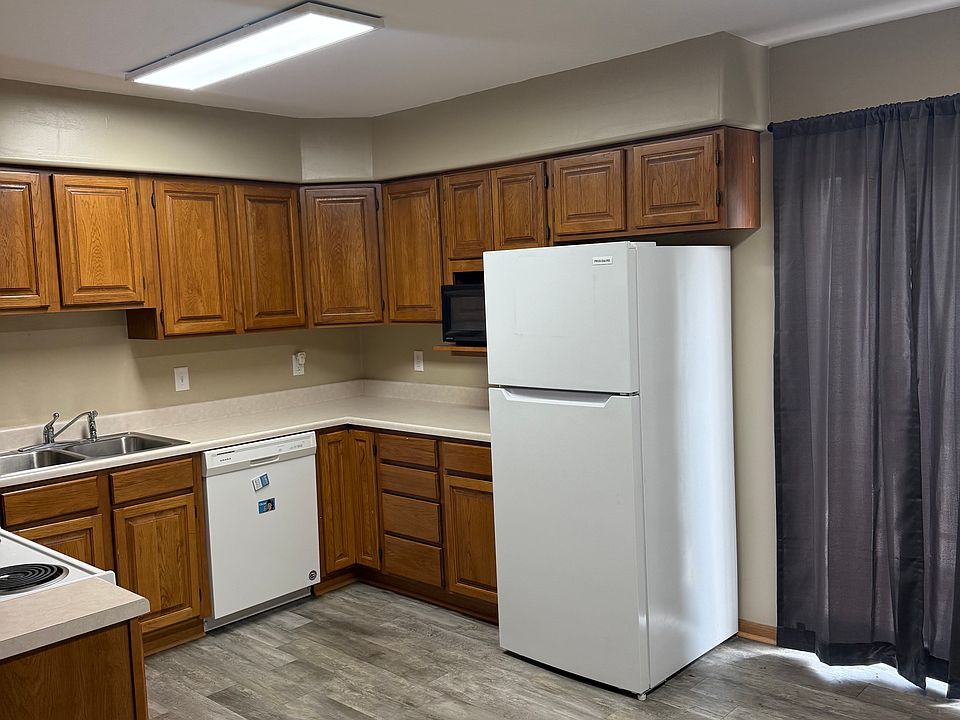 1st image of 101 S Grass St APT 3