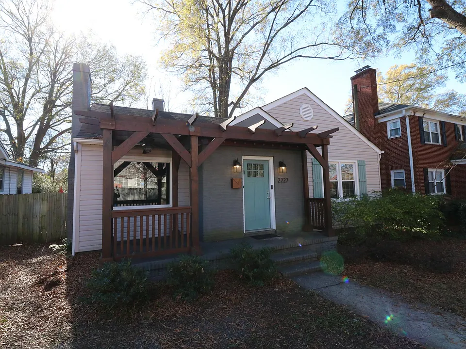 2227 Celia Ave