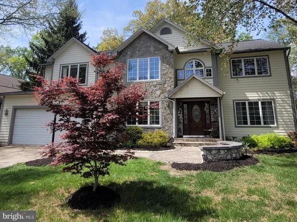 10652 Quarterstaff Rd, Columbia, MD 21044