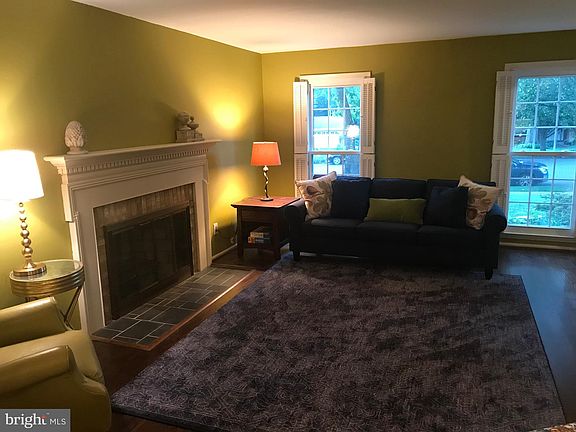 4th image of 2223 Abbotsford Dr