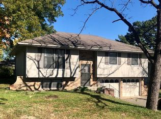 1704 Michael St, Leavenworth, KS 66048