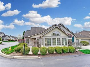 2001 Wentworth Village Dr, Bellbrook, OH 45305