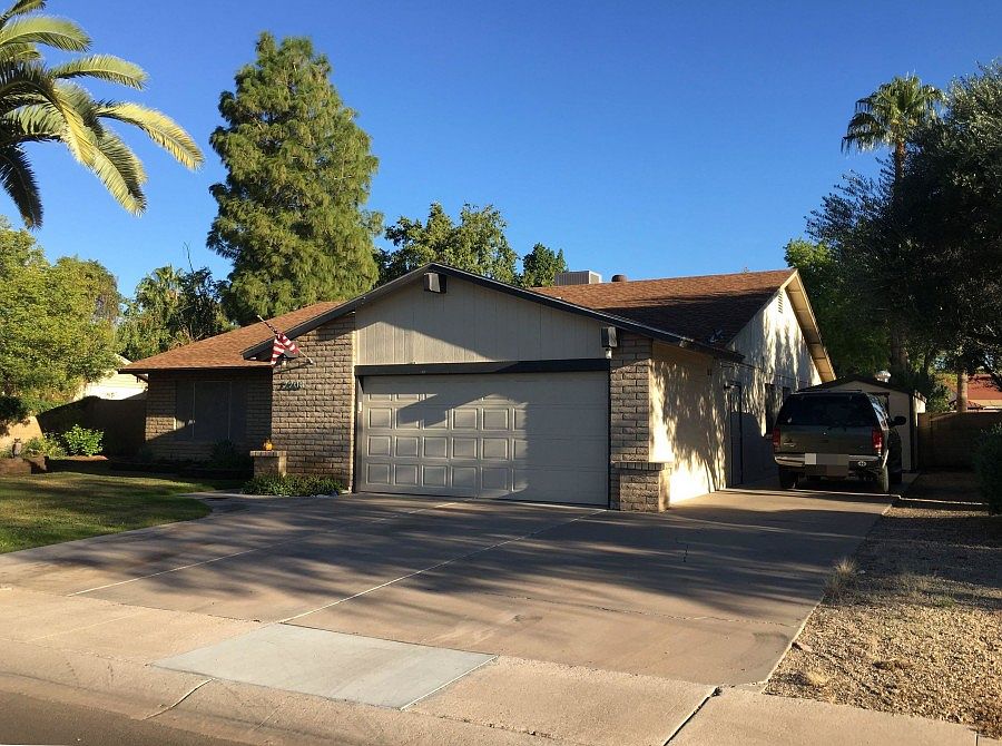 2nd image of 2208 W Palomino Dr